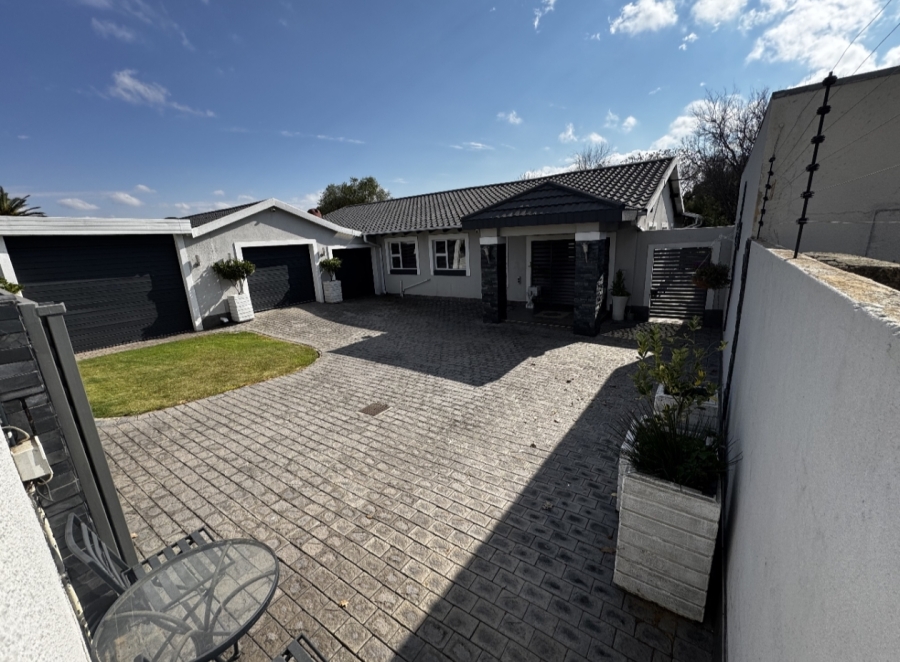 3 Bedroom Property for Sale in Vaalpark Free State